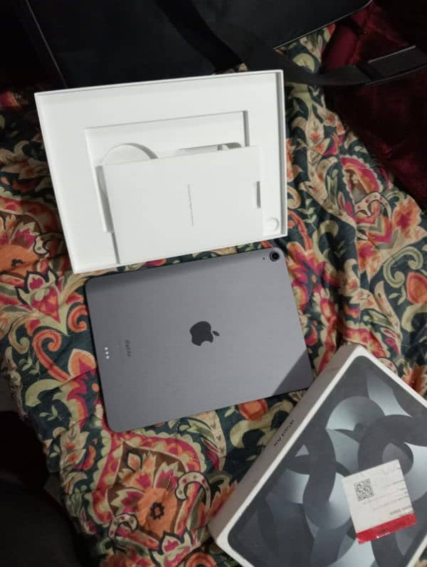 ipad air 5 m1 64gb ha full box ha 10.10 for sell 0