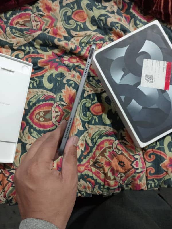 ipad air 5 m1 64gb ha full box ha 10.10 for sell 3