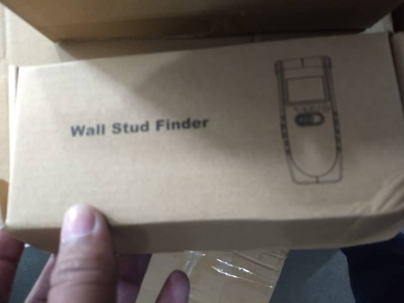 New Center Finder Wall Detector Scanner Wood Studs, Voltage & Metails 4