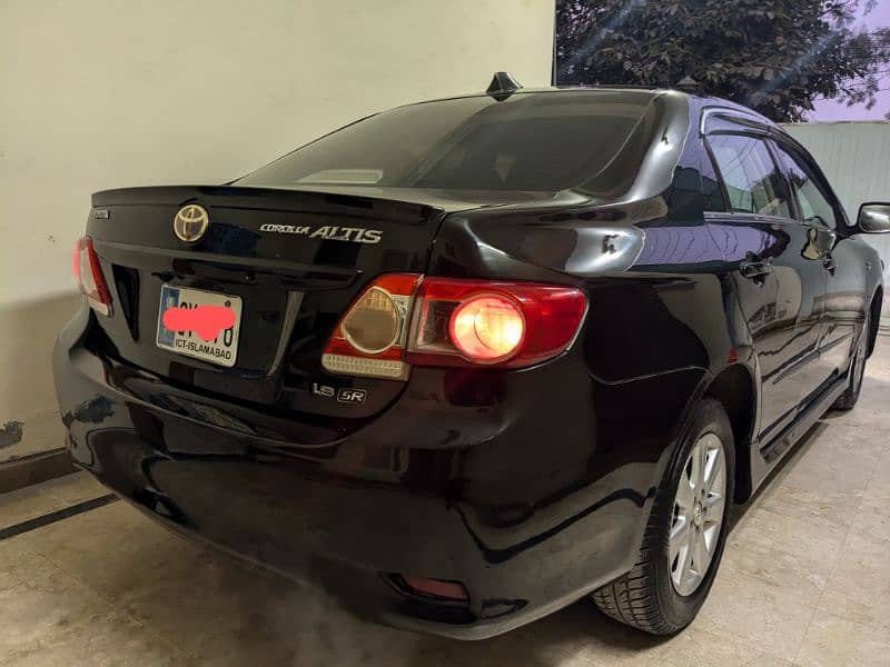 Toyota Corolla Altis 2010 4