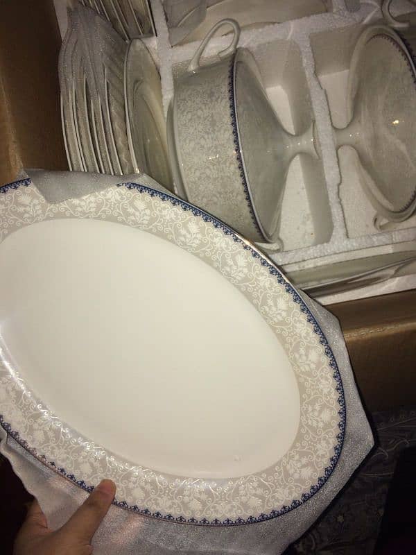 Noritake Bone china Dinner set ( 8 serving) 61pcs 3