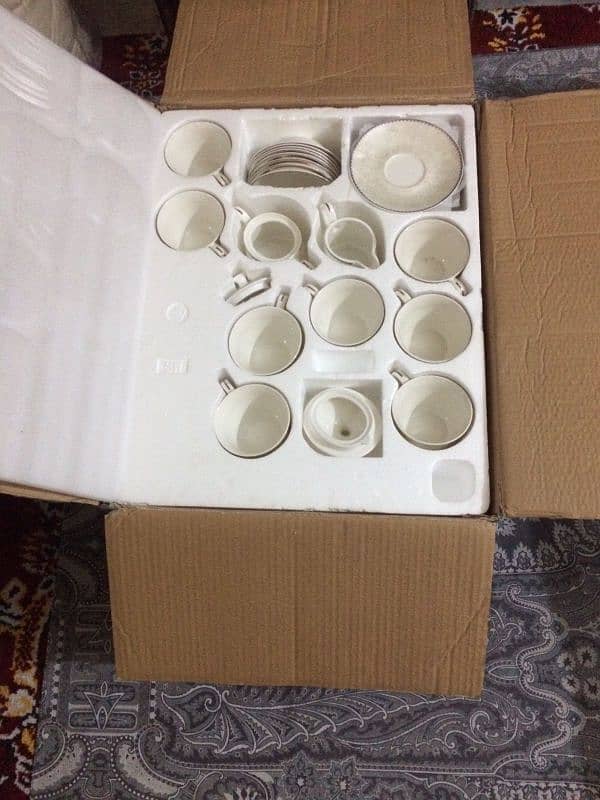 Noritake Bone china Dinner set ( 8 serving) 61pcs 14