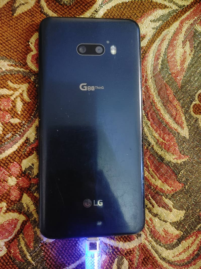 LG G8X ThinQ 1