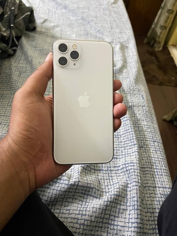 iPhone 11 pro 4