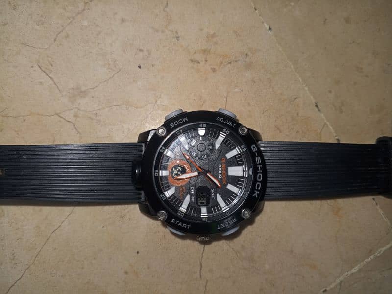 Casio G-Shock (GA-2000) 1