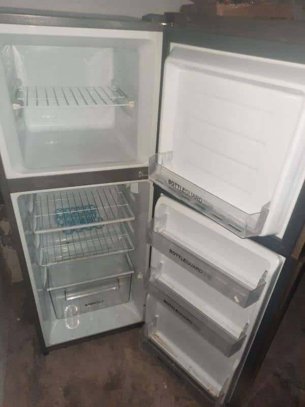 Haier new fridge with warranty card only 4 month used 5