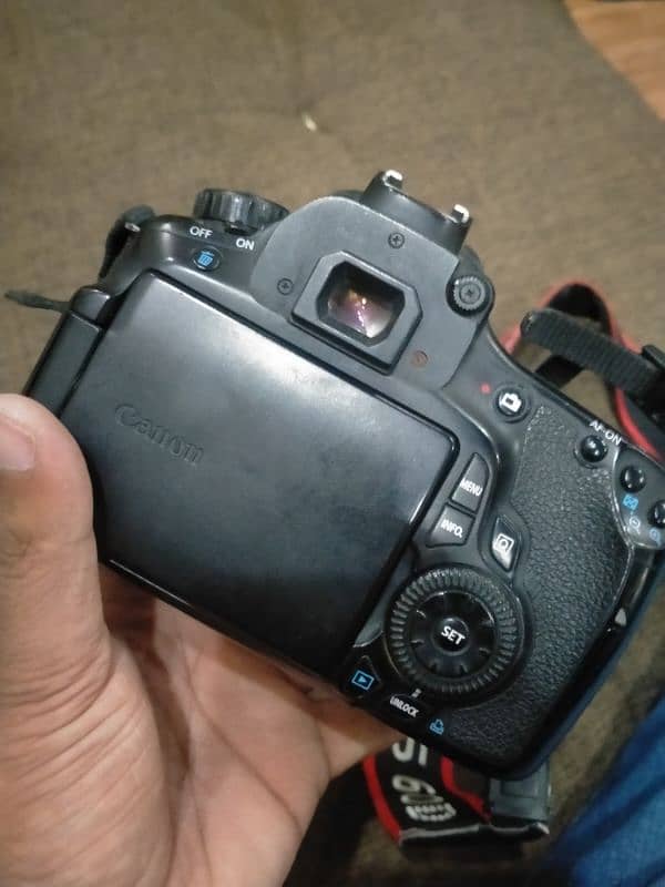 Canon 60d body with box 1