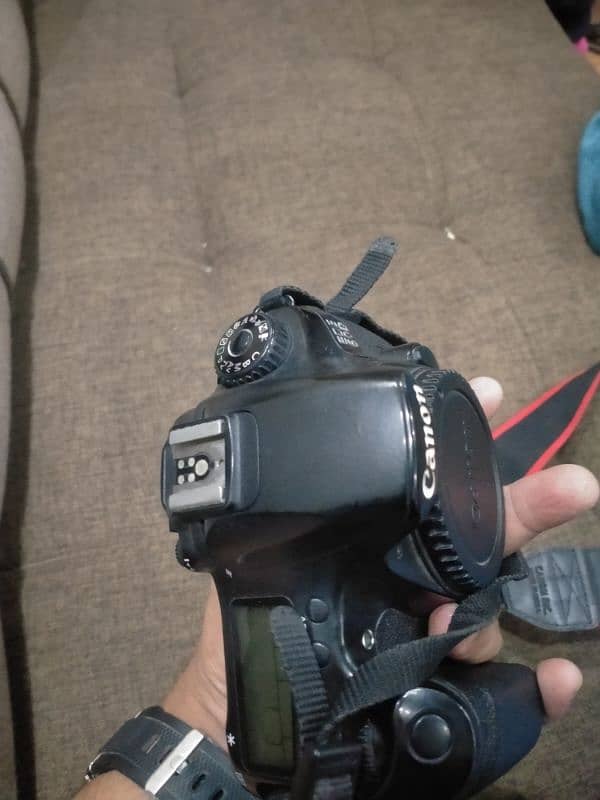 Canon 60d body with box 6