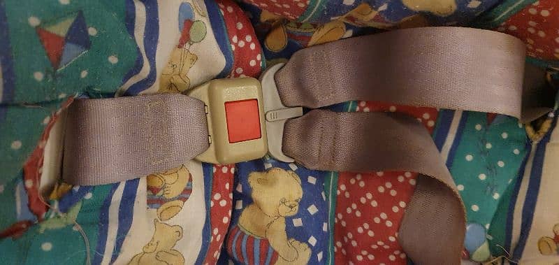 preloved baby carrier and bather 1