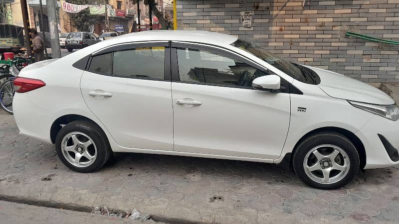 Toyota Yaris Gli MT 2021 1