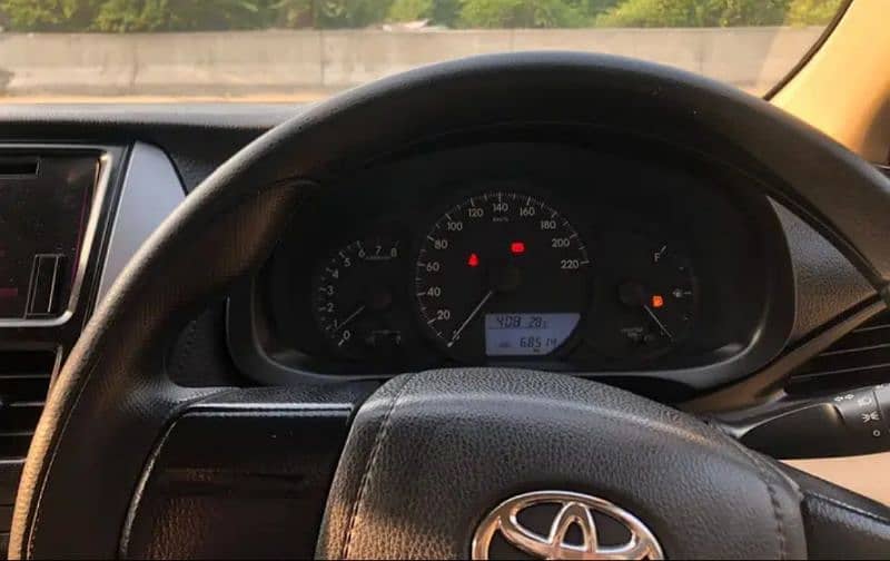 Toyota Yaris Gli MT 2021 5