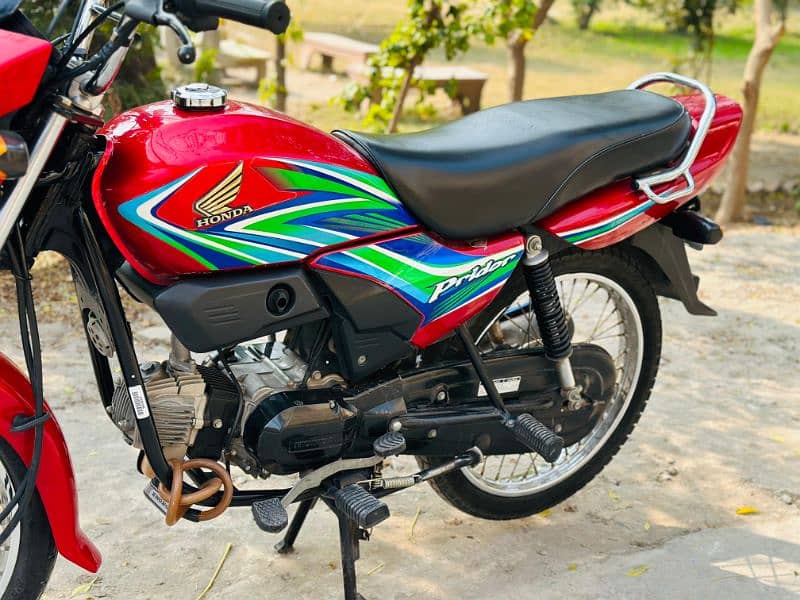 Honda prider red lush condition 15