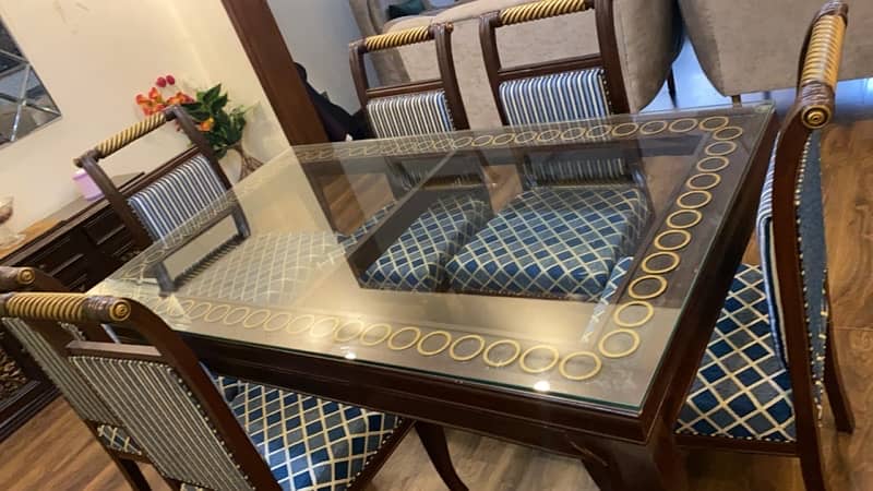 dinning table with 6 brand new chairs 1