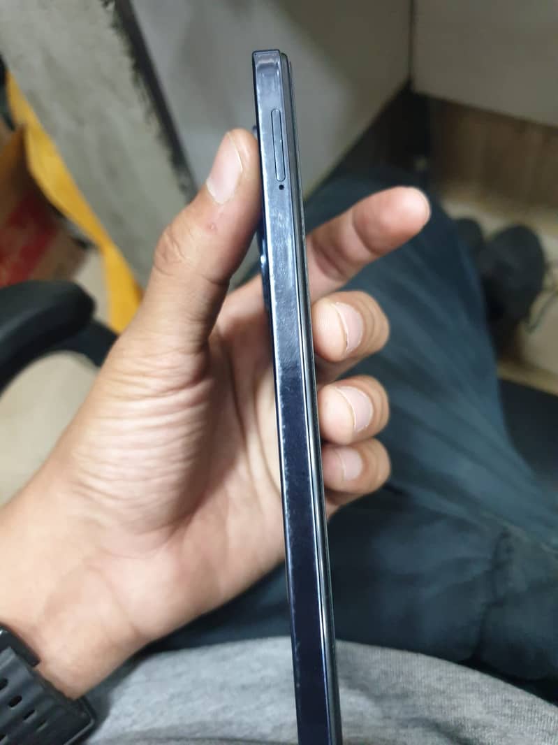 Infinix hot 40i WITH BOX 2