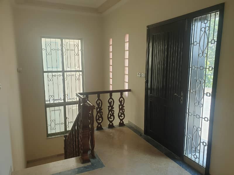 Facing Park 1 Kanal Double Unit House Available For Rent In XX Block DHA Phase 3 Lahore 5