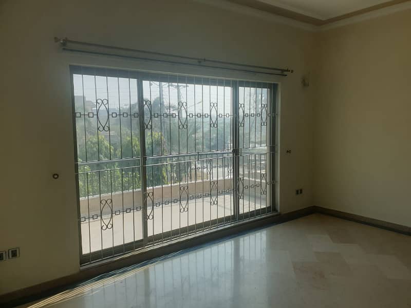 Facing Park 1 Kanal Double Unit House Available For Rent In XX Block DHA Phase 3 Lahore 11