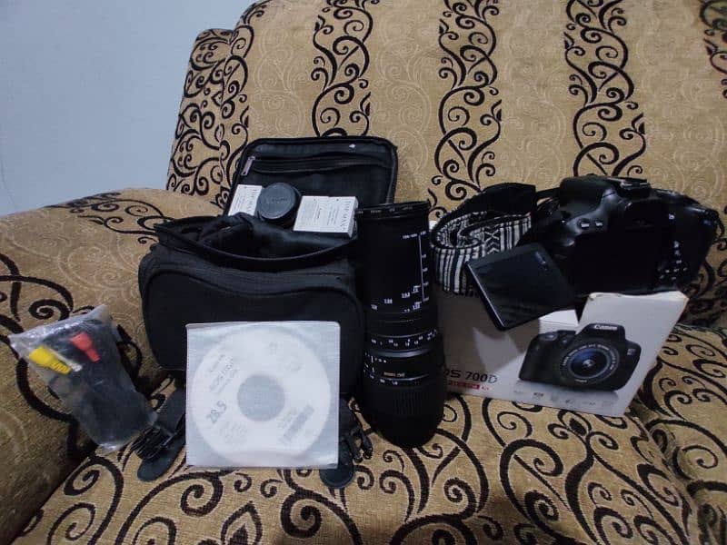 I want to sale my camera canon 700d with box & All accessories 0