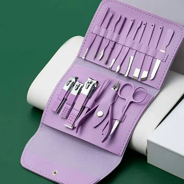 Manicure and pedicure kit 3