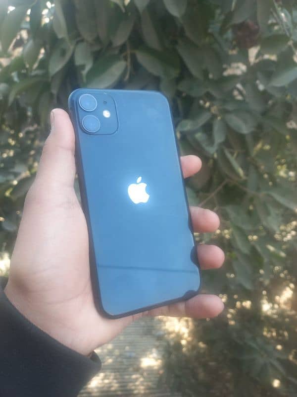 Iphone 11 (waterpack) read description 0