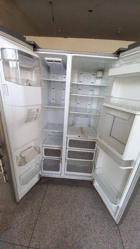 Samsung dobul door fridge for sale Reasonable price Good Conditione 4