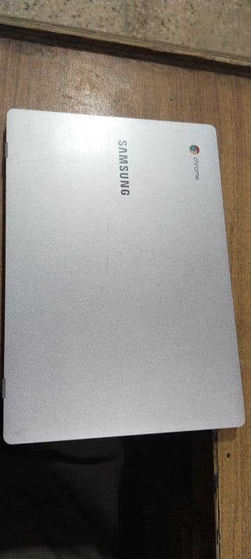 Samsung chrome os book 4/32 1