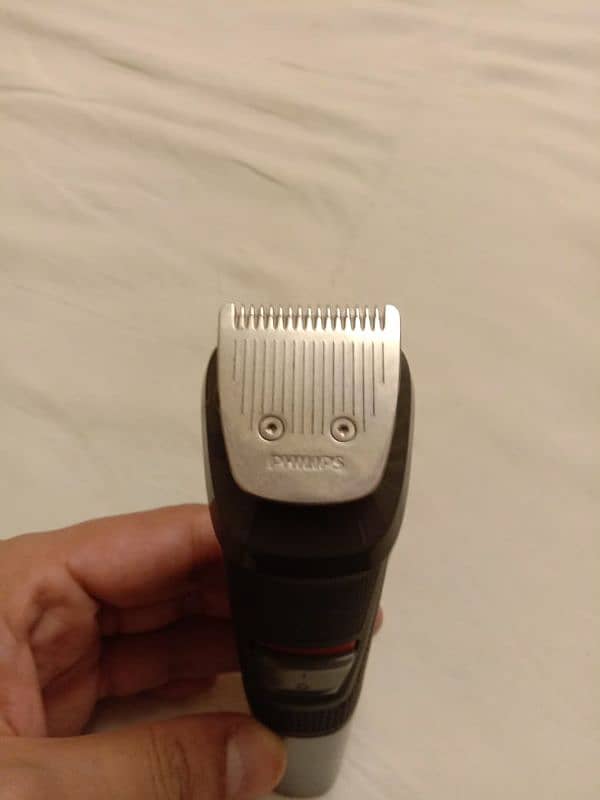 Phillips 3000 shaver and WAHL trimmer 1