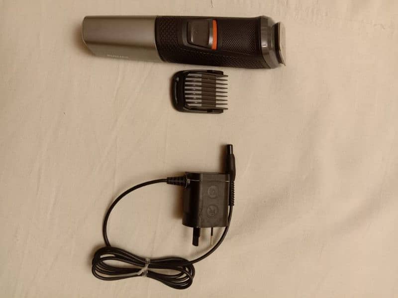 Phillips 3000 shaver and WAHL trimmer 7