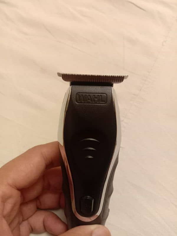 Phillips 3000 shaver and WAHL trimmer 9