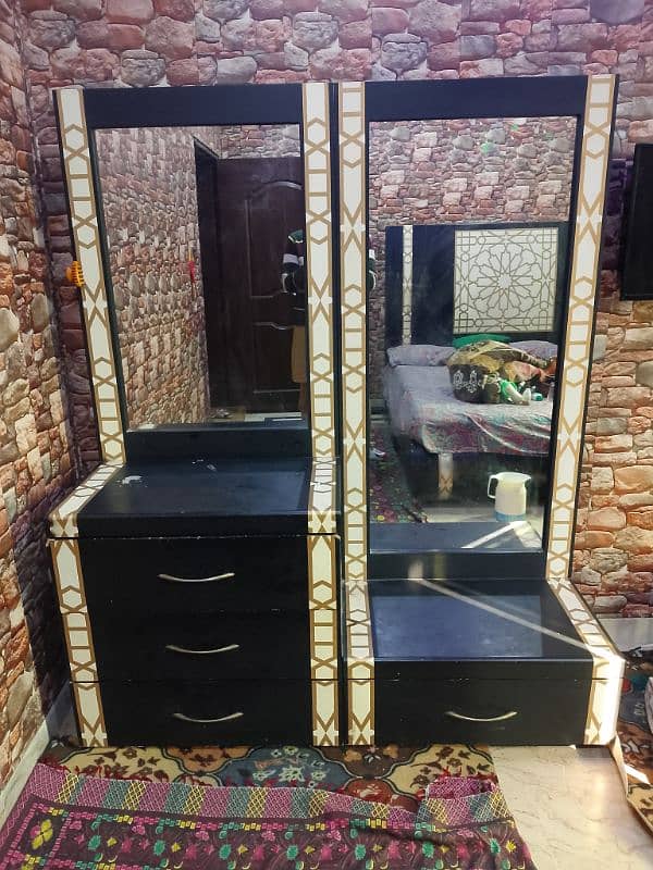 Diamond Foam Dressing Table 0