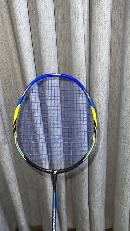 Max Bold racket with multi shades 2