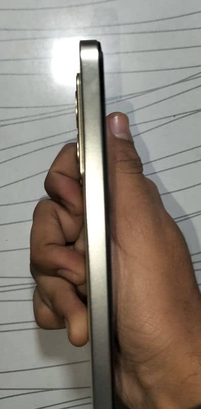 Vivo V25E 8+8/128 Golden Colour 2