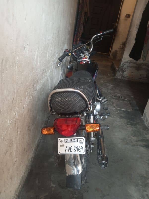 like a new Honda CD70 2024 8