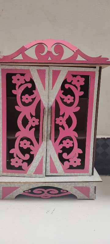 Doll house used but new in condition 3