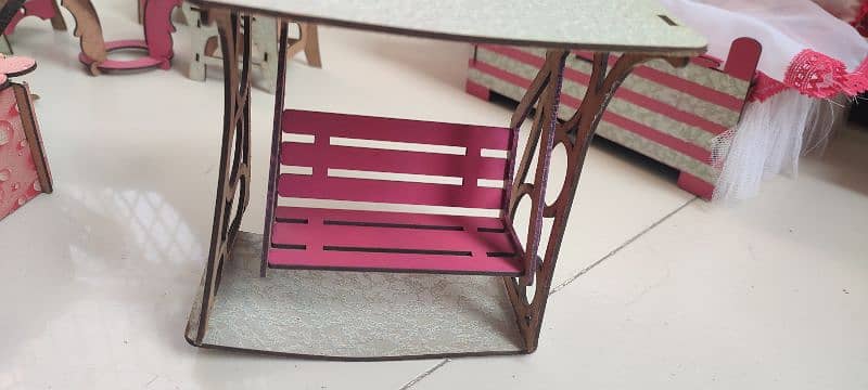 Doll house used but new in condition 7