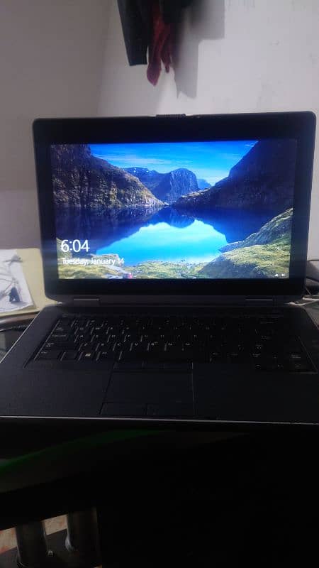 laptop Dell latitude Core i5 3rd  generation 5