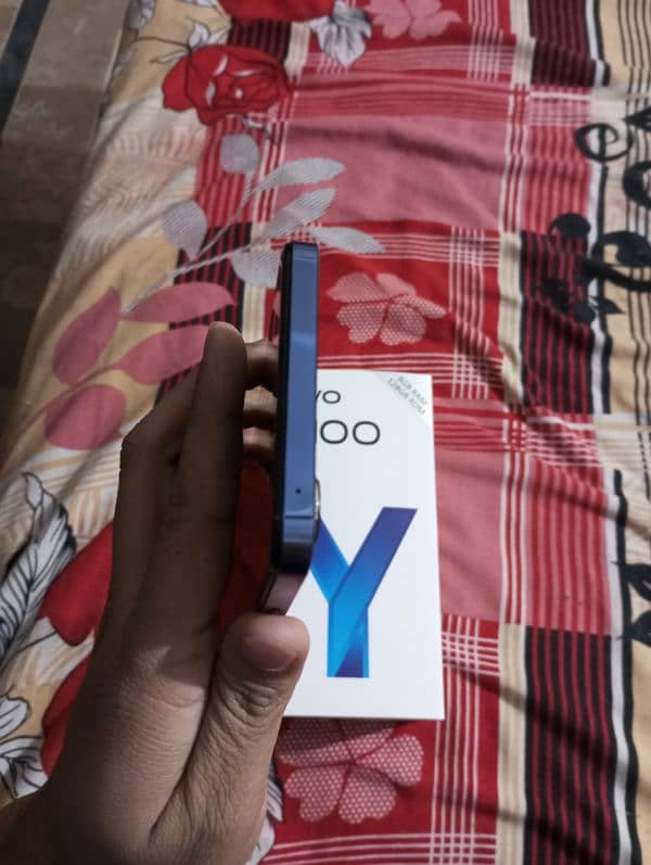 Vivo y100 8+8gb 128gb All accerries official PTA approved 0