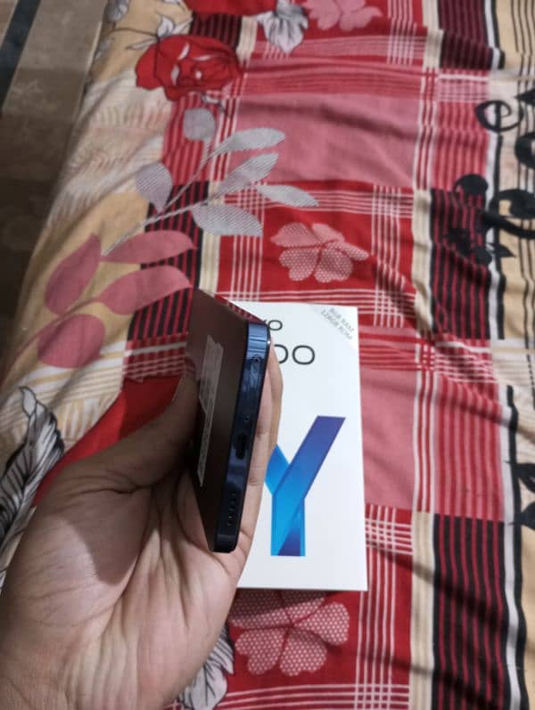 Vivo y100 8+8gb 128gb All accerries official PTA approved 4