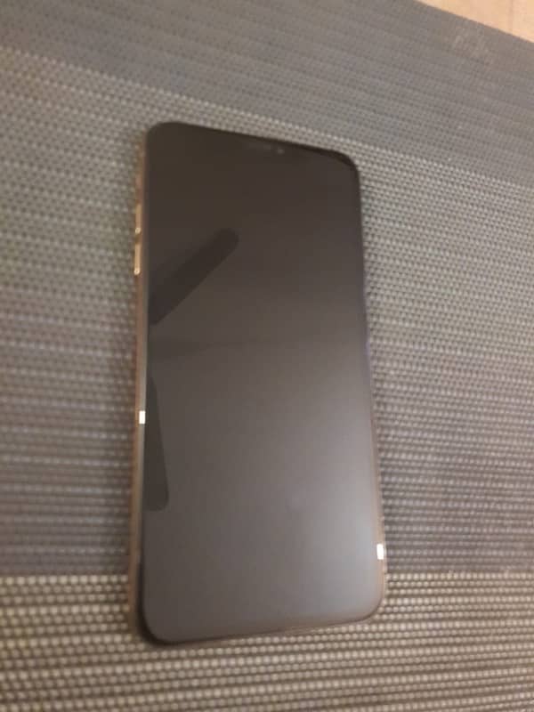 IP Xs max 256gb dual sim PTA approved 1