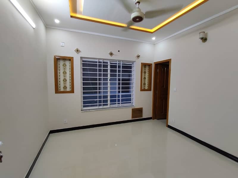 4 Marlas New Tile Flooring House With Gas Near Kashmir Highway G-13/1 7