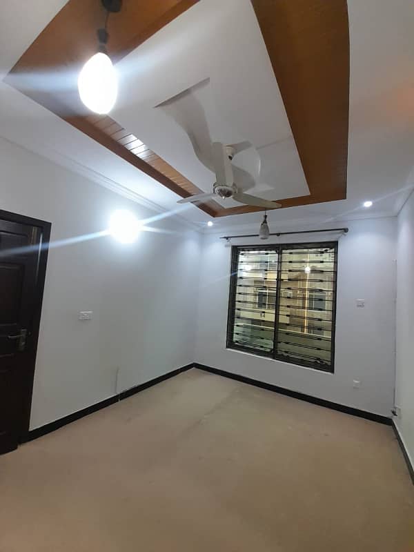 4 Marla Upper Portion For Rent in G13 1