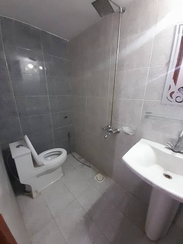 4 Marla Upper Portion For Rent in G13 4