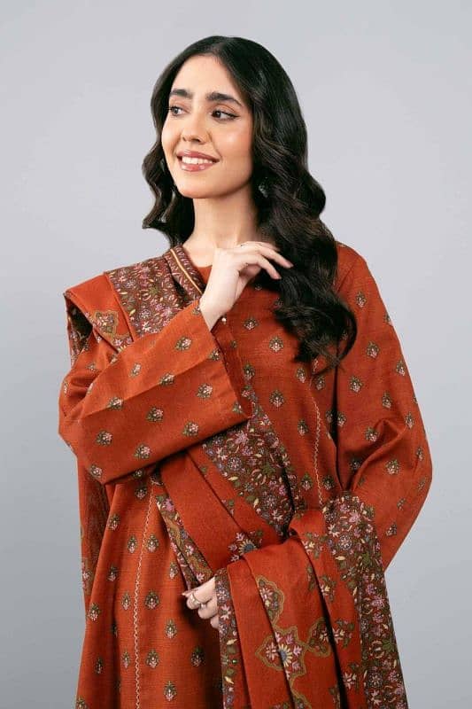 Stunning printed Khaddar suit - 3pcs 1