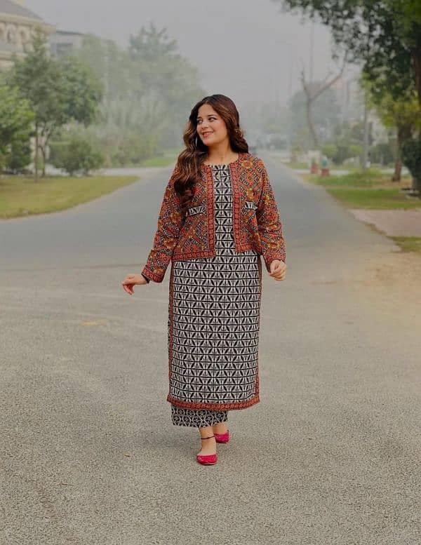 Stunning printed Khaddar suit - 3pcs 8