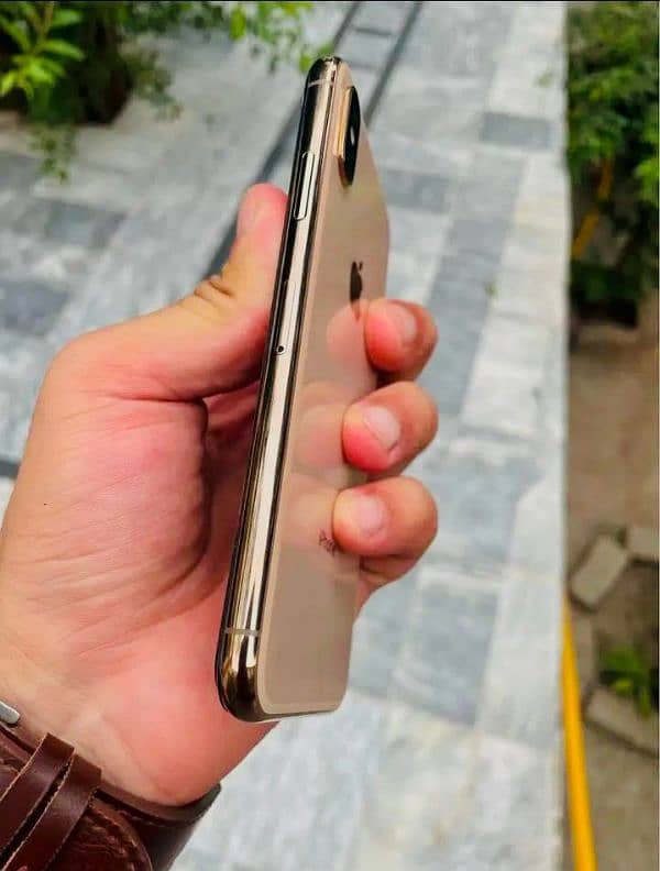 iPhone xsmax 256gb non pta exchange possible 03119249598 5