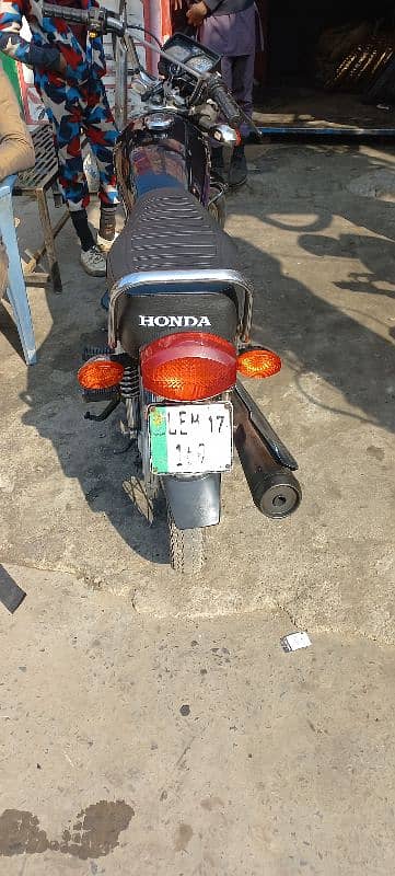 Honda 125 2017 fast oner with holden number 3