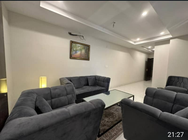 1 Bedroom VIP Full furnish flat per day available in Bahria town Lahore 1