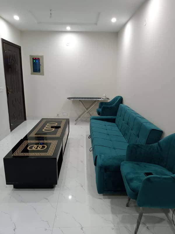 1 Bedroom VIP Full furnish flat per day available in Bahria town Lahore 17