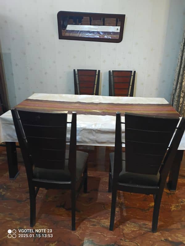 Dinning Table and chairs for sale 0