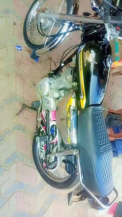 bettry dalnay wali hai Baki bike biqul ok hai03417333601