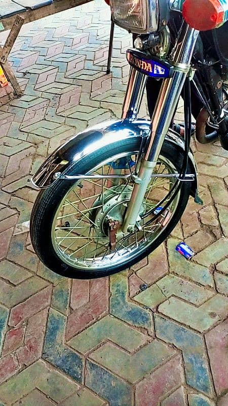 bettry dalnay wali hai Baki bike biqul ok hai03417333601 6